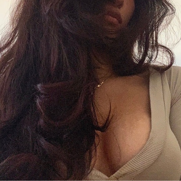 Meet your Posher, J - Picture 1 of 2